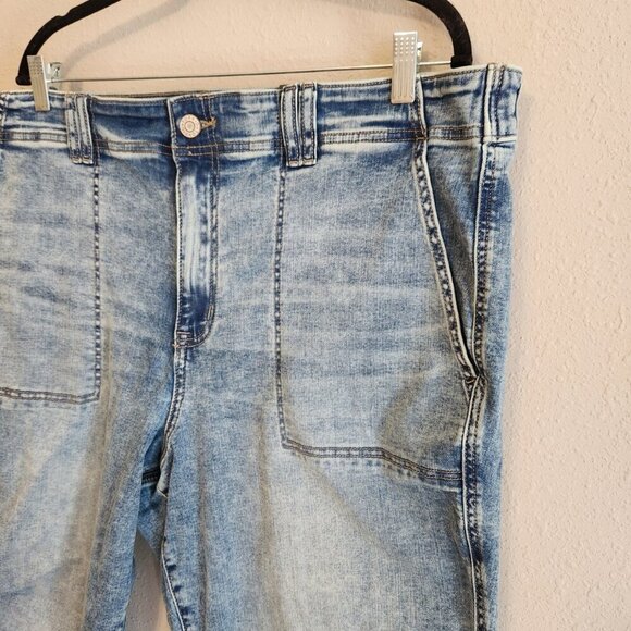 Torrid Jogger Super Soft Mid-Rise Jeans NWT Size 20 - Picture 3 of 11